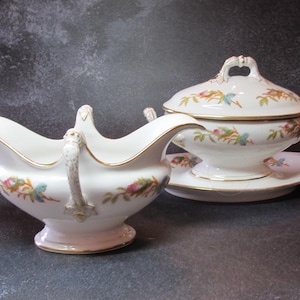 Antique fine porcelain gravy boats in the Haviland style (Limoges), France circa 1900