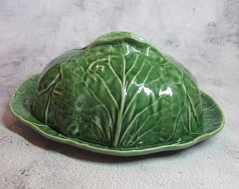 Majolica Bordallo Pinheiro, dish with lid (butter or cheese dish) in the shape of a green cabbage WITH BREADS made around 1998, Portugal