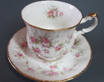 Taza y platillo de porcelana fina Paragon, modelo Victoriana Rose, Inglaterra, 1957