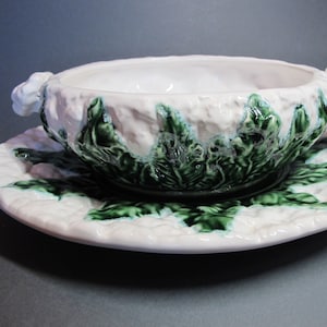 VINTAGE Majolica Bordallo Pinheiro, cauliflower-shaped majolica dish and tray, Portugal, circa 1950