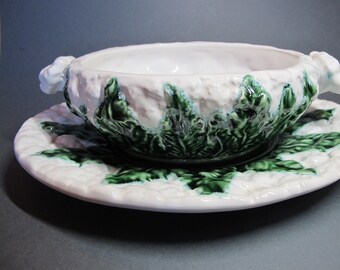 VINTAGE Majolica Bordallo Pinheiro, cauliflower-shaped majolica dish and tray, Portugal, circa 1950