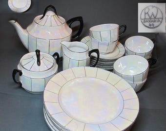 RW Bavaria (Rudolf Wächter), ART Deco tea service (23 pieces) in fine iridescent white and black porcelain, Bavaria (Germany), circa 1925