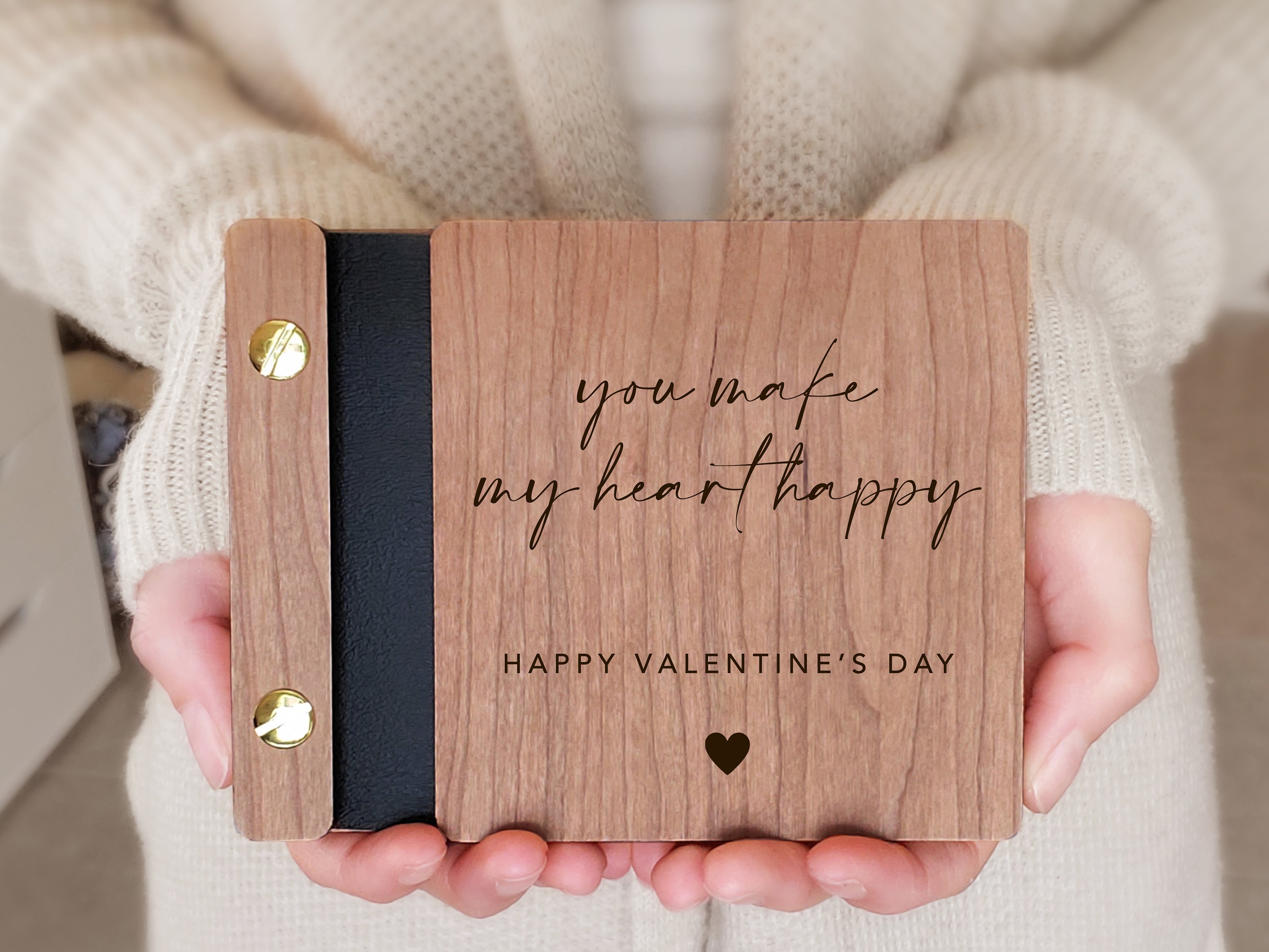 17 Romantic Sentimental Gifts for Men That Will Make Him Crying Secretly  Behind the Door