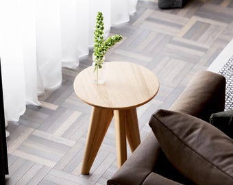 Solid Oak Round End Table: Modern Minimalist Side Table