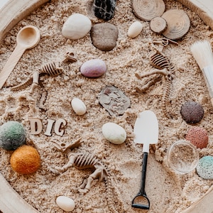 Dino fossil dig- mini sensory kit