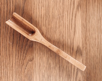 Long handle bamboo scoop