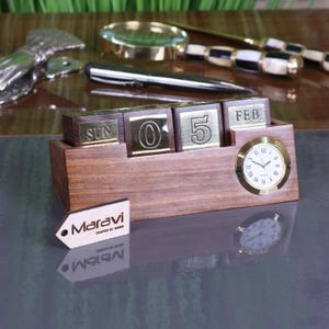 Masan Wooden Desk Perpetual Calendar and Clock
