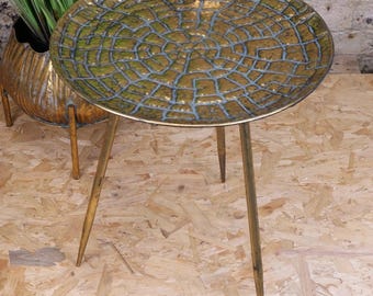 Mesa auxiliar redonda Chena de metal envejecido dorado de 44 cm