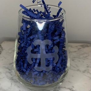 Saint Mary’s College Gift | Etched French Cross Glass | Personalized Stemless Wine Glass/Cup | Belle Alumna Gift | SMC Graduation Keepsake