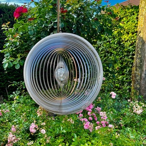 Edelstahl Windspiel / Wind Spinner Kreis XXL mit 70mm Glaskugel für Garten Wohnung Gartendeko Wohn Fenster Metall Deko 05313270 Bild 1