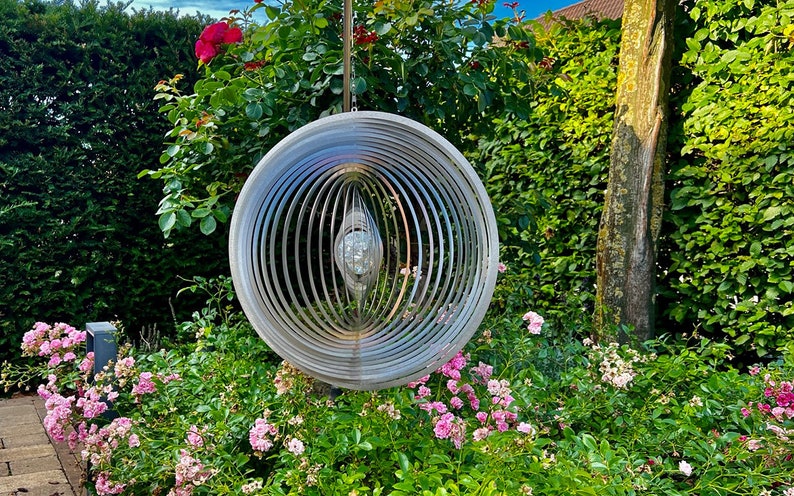 Edelstahl Windspiel / Wind Spinner Kreis XXL mit 70mm Glaskugel für Garten Wohnung Gartendeko Wohn Fenster Metall Deko 05313270 Bild 1