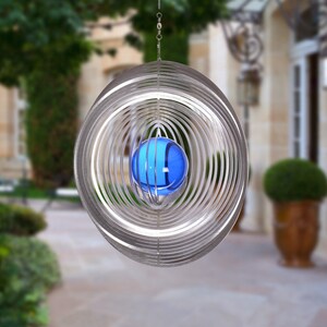 Illumino Edelstahl Windspiel Wind Spinner Kreis mit 35mm Glaskugel für Garten Wohnung Gartendeko Wohn Fenster Metall Deko 0531235