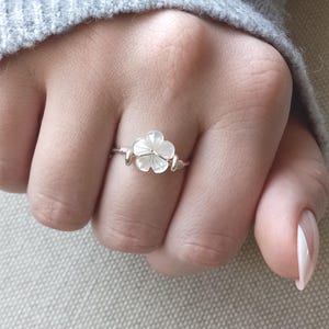 Pearl Flower Ring, White Sakura Ring, Mother of Pearl Ring, Dainty, Daisy Flower Ring, Silver or Gold Band, Handmade Wire Wrap, All Sizes