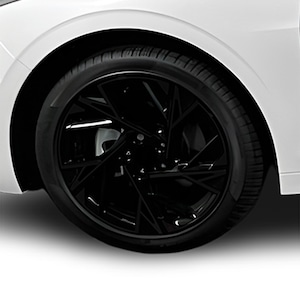 Vinilo cromado para rueda de KIA K5 2025-2026, calcomanía superpuesta con borde negro.