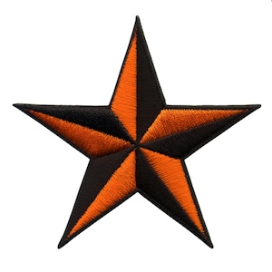 Op de afbeelding: Een zwart en oranje nautische ster patch. De ster is een vijfpuntige ster met afwisselend zwarte en oranje punten.