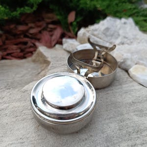 Vintage Antique portable oil lamp travel nautical metal light Oil Lamp Boat ship itemwith trace of pattina 2.7*2.7*1.5 inches  7*7*4 cm