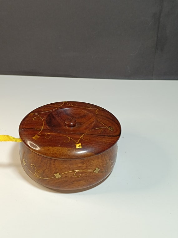 Indian Wooden Box Natural Color Etched Vine Round… - image 4