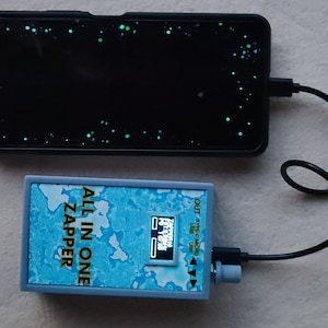 Samarit Gadget  ALL in ONE ZAPPER Multi Wave Signal Generator Multi Frequency Zapper with Copper, Silver-Orgone, Carbone electrodes