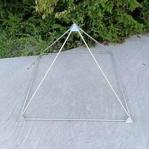 Colossus Aluminum Sacred Giza Geometry Energy Pyramid for Meditation, Grounding, Harmonizing, Stabilizing, Sleeping, Healing, Water charging image 5