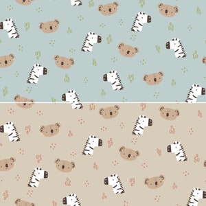 Puede incluir: Un patrón sin costuras que presenta filas alternas de ilustraciones de koalas y cebras sobre un fondo azul claro y beige. El patrón está lleno de pequeños puntos blancos y puntos verdes y rojos.