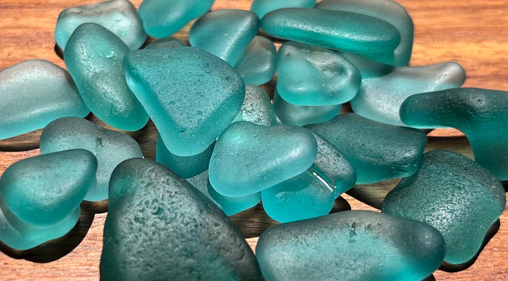 26 x teal blue sea glass 10 - 20mm Spanish beaches