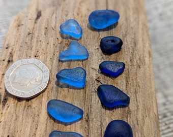 Verre de mer bleu 10 x 10 mm-15 mm provenant des plages du Kent, au Royaume-Uni - SETPP1