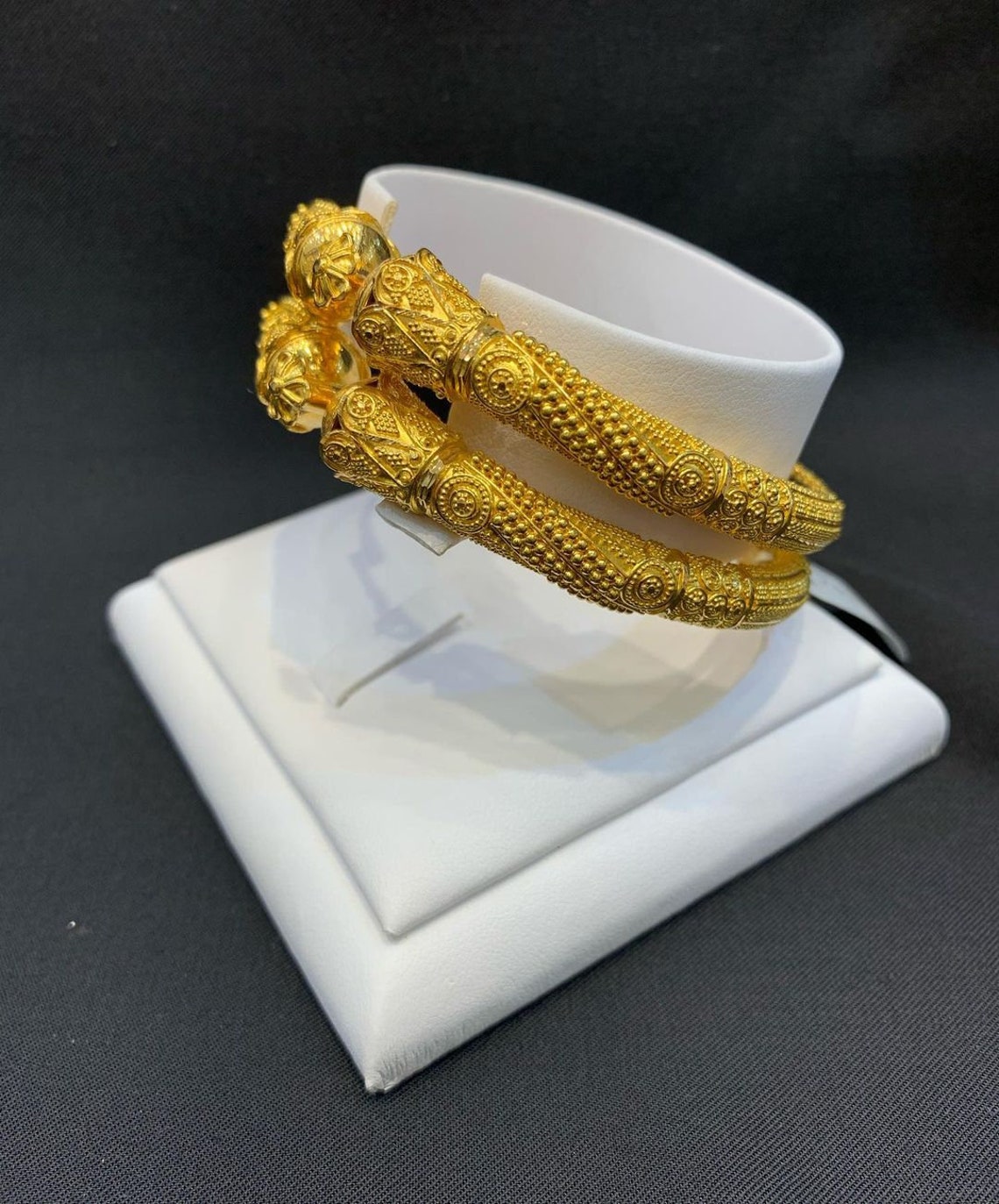 pre owned solid gold bangle