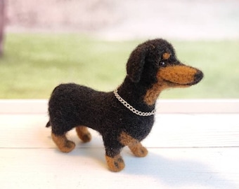 Naaldvilt Black and Tan Teckel, hondensculptuur