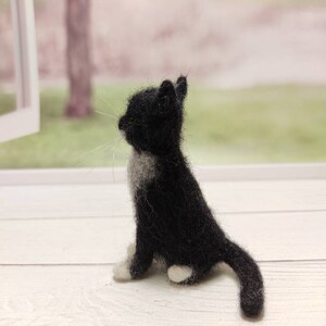 Needle felt cat, wool cat figurine image 6