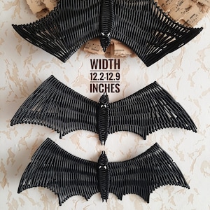 Halloween bats decor. Hanging bat. Vampire bat wall art. Cute bat garland Halloween wall decor Spooky home decor, bat wall decor. Black bats
