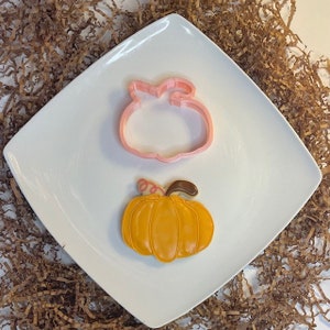 Pumpkin with Curl Cookie Cutter