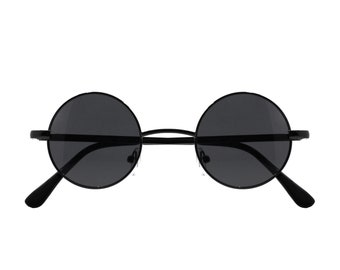 small round black glasses
