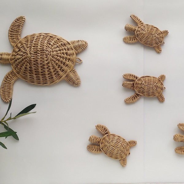 Set van 7 schildpad rieten hangende decor, rieten nautische wand decor, strandhuis decor