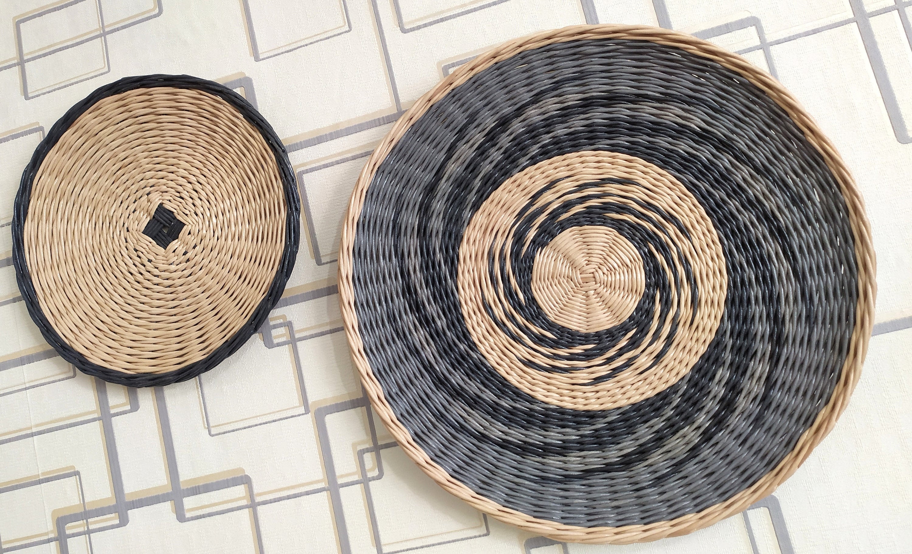 Round wicker plate set of 2 Wicker kitchen decor Dining room Etsy