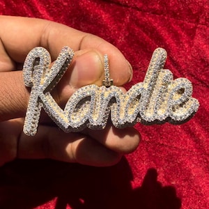 Ciondolo con nome personalizzato in oro ghiacciato / Collana con nome personalizzato in stile hip hop / Ciondolo con catena cubana scintillante / Regalo di gioielli con nome personalizzato.