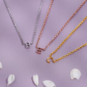 925 Sterling Silber Initial Halskette für Sie | Zierliche Schmuckstücke für jeden Tag | Minimalistischer Buchstabe Anhänger | Kundenspezifisches Geschenk Personalisierte Namen Halskette