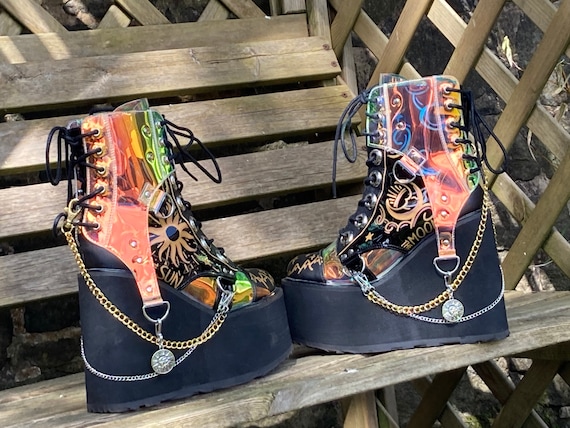 black hole platform boots