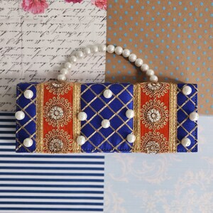 Vendimia Real. Cartera bordada. Accesorio perfecto. Nupcial. Fiesta. Boda.