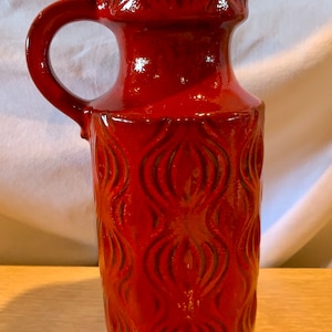 MidCentury Modern 10+” Bright Red One Handled Vase in AMSTERDAM Decor by Heinz SIERY for SCHEURICH (Shape 485-26) - FReE SHIPPiNG