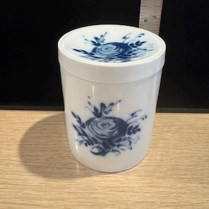 Bjorn WIINBLAD Rosenthal West Germany Porcelain  ROMANZE 5 inch Covered Jar (Circa 1960’s)