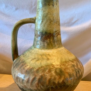 One Handled McM Vase by Heinz SiERY with Glaze by Gerda HEUKEROTH for CARSTENS ATELIER (Shape 1007-27) -FReE SHIPPiNG
