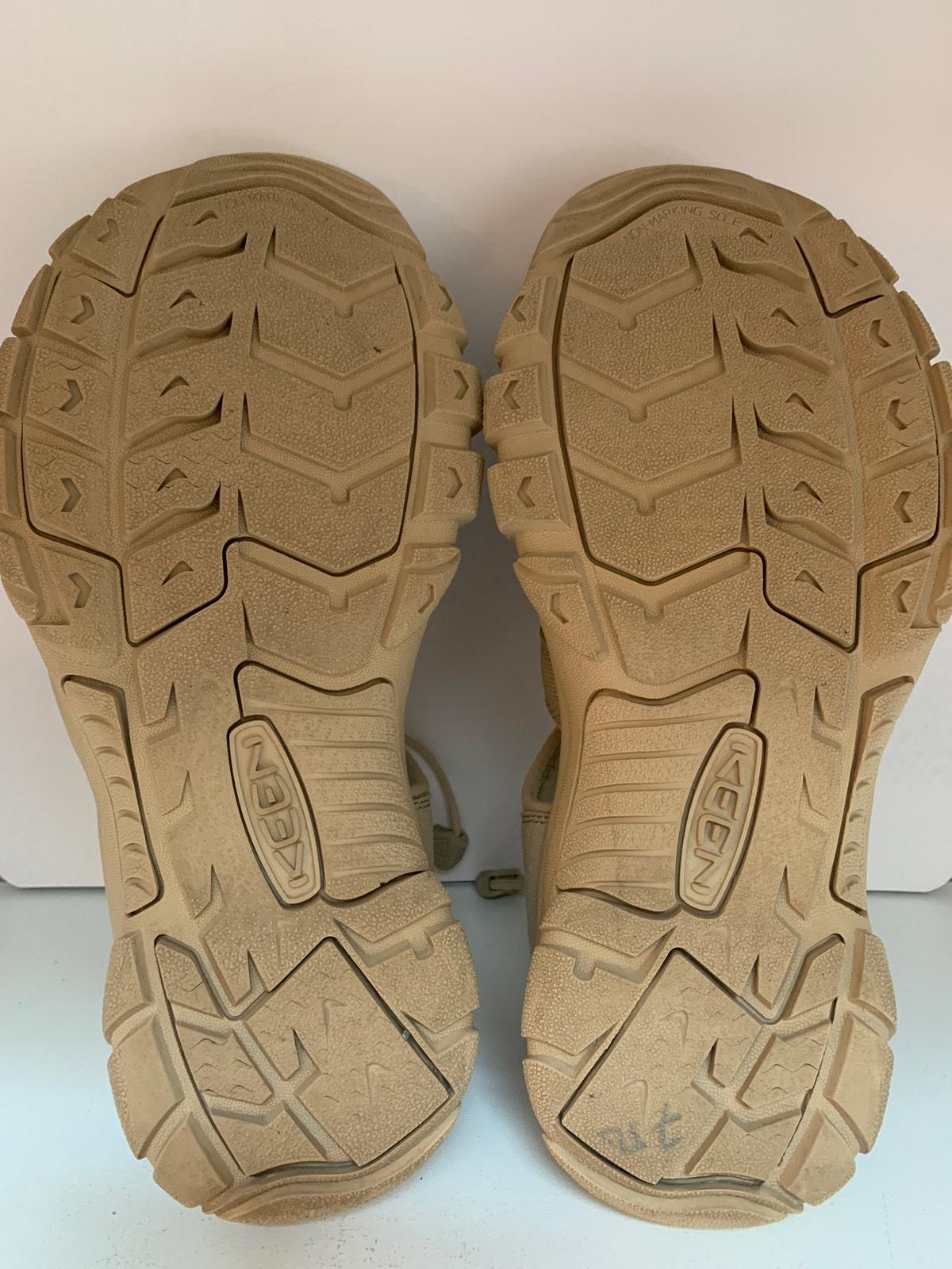 Woman's Like New Newport H2 Monochrome-safari Shoes Size 8.5 Woman's Like New Newport H2 Monochrome-safari Shoes Size 8.5