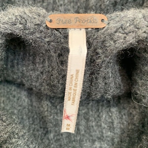 Free People Medium Need It Now Sleeveless Sweater Vest Back Slit Lambswool Grey afbeelding 4