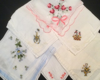 Mouchoirs en lin de coton blanc antique Vtg brodés de bordures de dentelle fleurs
