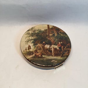 Compacte VTG-spiegel Duitsland Tortoise Horse Cart Village Sceene 3 1/2 inch LEZEN!