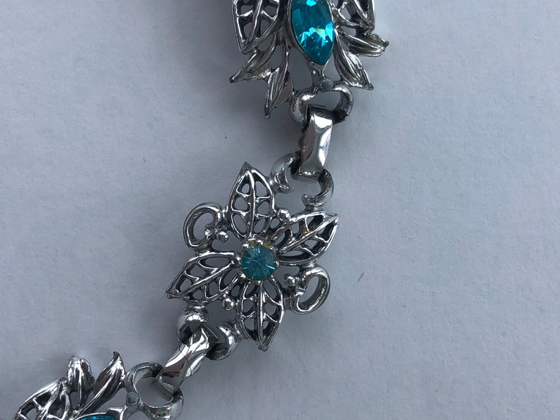 Vintage Signed Coro Silvertone /& Bright Blue Aqua Bracelet