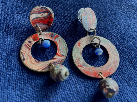 An Eclectic Bundle of Five Sets of Earrings. - image 9