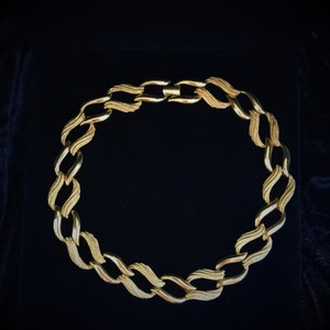Vintage bright gold chain choker//circa 1950//Egyptian collar style//Napier gold choker/18" broad chain links//vintage Napier gold chain