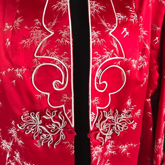 50's vintage embroidered heavy Chinese satin robe… - image 4