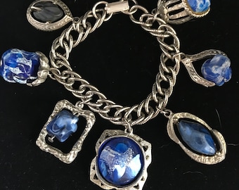 Pulsera vintage con dije de lapislázuli sintético: Pulsera de cóctel en tono plateado